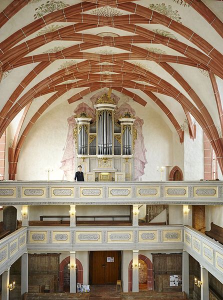 File:Silbermannorgel in der Marienkirche Rötha - Kantor und Organist.jpg