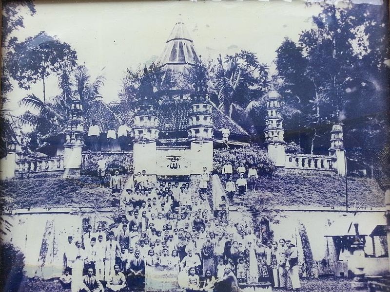 An early community of Ahmadi Muslims in front of a mosque in Singaparna, Java, in the late 1920s.