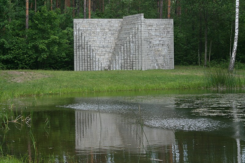 File:Sol LeWitt. Double Negative Pyramid.JPG