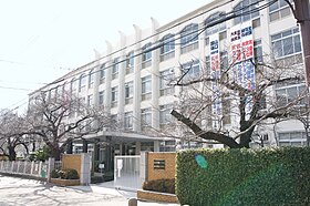 Sonoda Gakuen Junior High School & Hign School.JPG