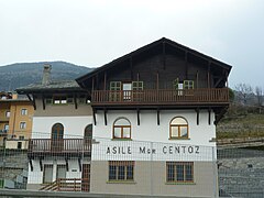 L'asile d'enfants Mgr Louis Centoz, également siège de la bibliothèque communale.