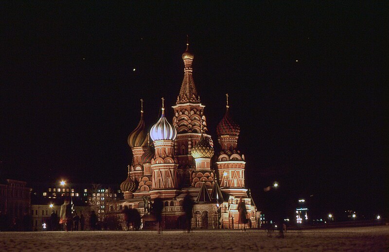 File:St. Basil's at night, Moscow (31208759584).jpg