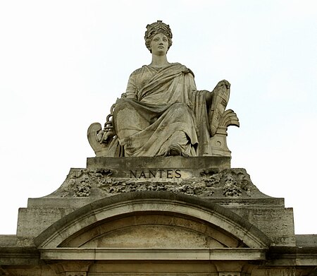 Tập_tin:Statue_Nantes.jpg