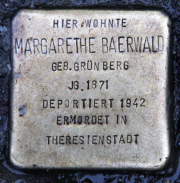 File:Stolperstein Dörpfeldstr 23 (Adler) Margarethe Baerwald.jpg