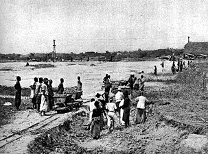Congolese people working at the port of Leopoldville