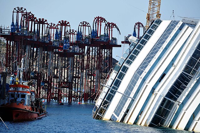 Litzenheber im Einsatz beim Aufrichten der Costa Concordia.