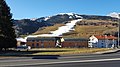 English: Strip of artificial snow in Savognin (Surses, Grison, Switzerland) Deutsch: Streifen aus Kunstschnee auf der Piste in Savognin (Surses, Graubünden, Schweiz) Rumantsch: Strefla da neiv artifiziala a Savognin (Surmeir, Grischun, Svizra)