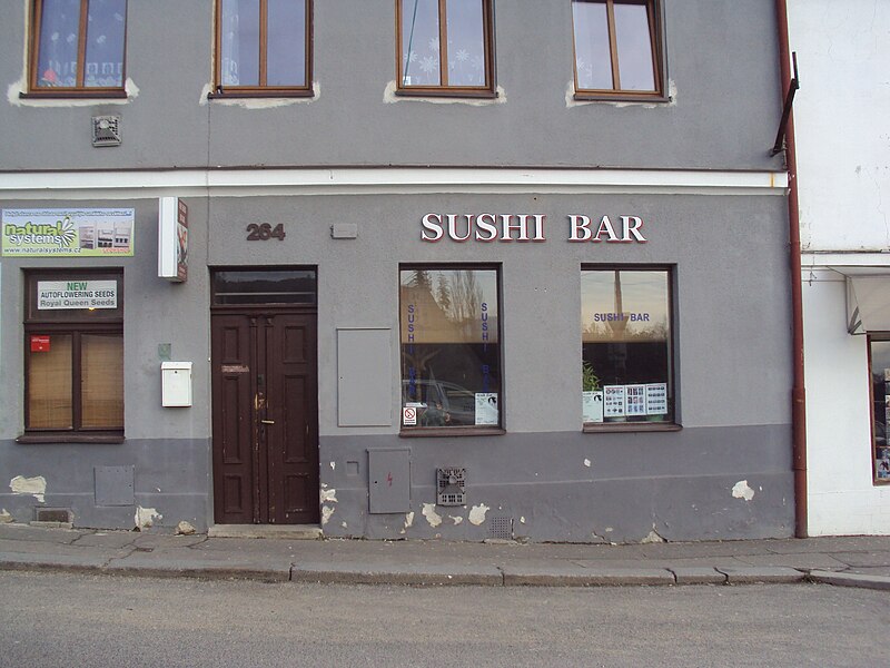 File:Sushi bar ČL.JPG