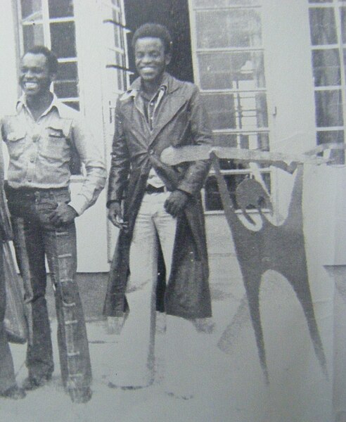 File:Tayali (with his brother Bright Tayali) and Early Metalwork Sculptures - Roma,Lusaka 1976..JPG