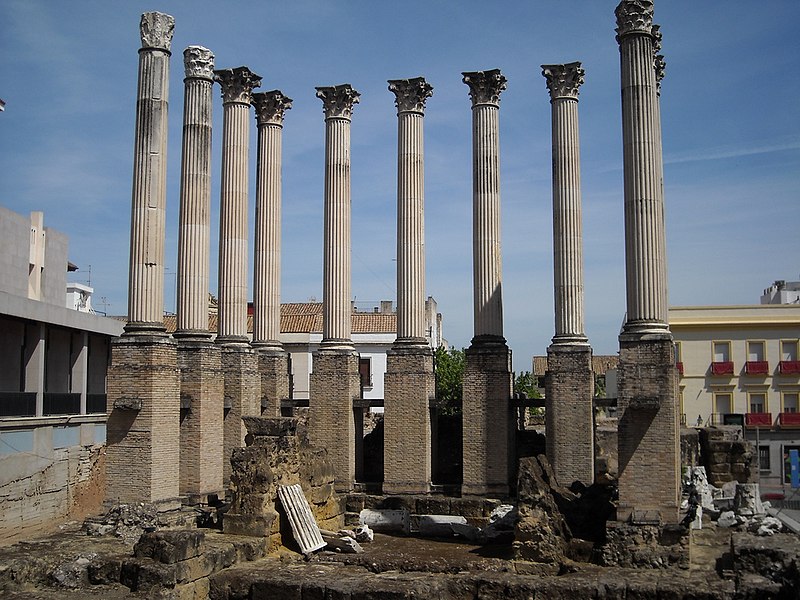 File:Templo romano de Córdoba (España).jpg