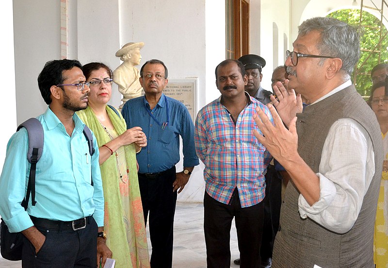 File:The Secretary, Ministry of Culture, Shri Raghvendra Singh reviewing the ongoing restoration, renovation and revamping works at the Belvedere House of the National Library, in Kolkata on July 19, 2018.JPG