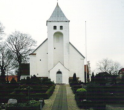 Sådan kommer du til Tirstrup kirke med offentlig transport – Om stedet