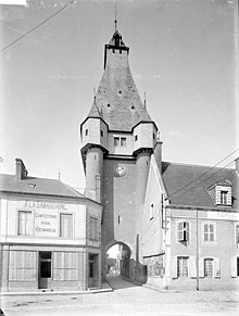 Clock Tower - East side - Dun-sur-Auron - Mediebibliotek for arkitektur og kulturarv - APMH00021395.jpg