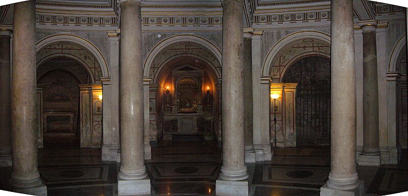 File:Trevi - ss Apostoli cripta 1120710-1.JPG