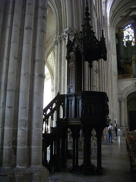 File:Troyes - cathédrale Saint-Pierre-et-Saint-Paul, intérieur (18).jpg