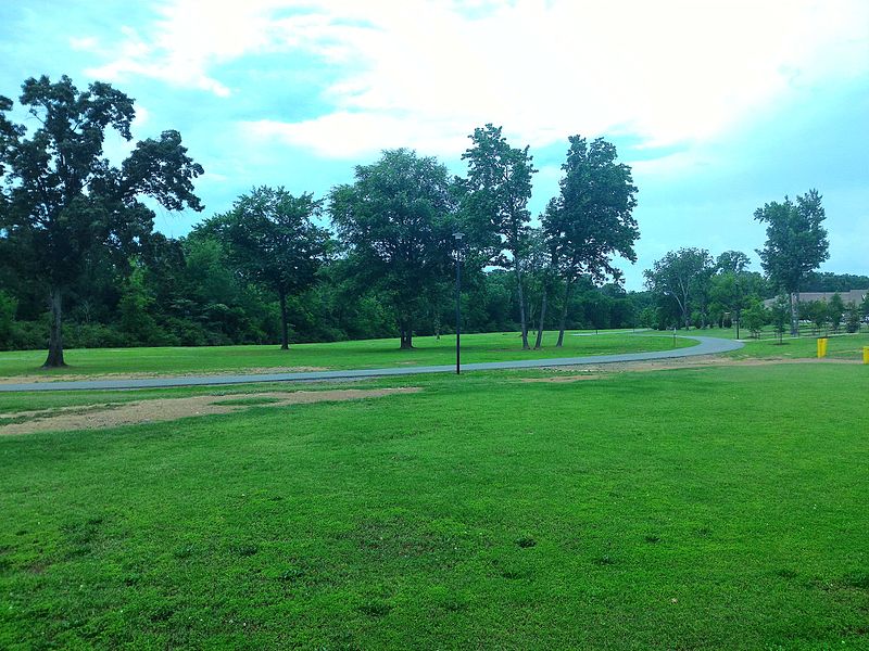 File:Tucker creek bike Trail 20160530 124633.jpg