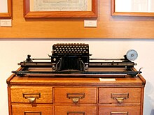 An Elliott-Fisher book typewriter on display at the Historic Archive and Museum of Mining in Pachuca, Mexico TypewriterMiningMuseumPachuca.JPG