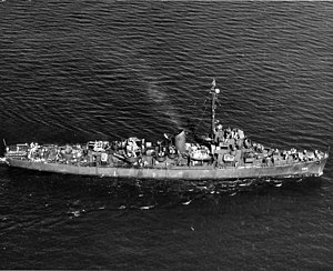 USS Rhodes (DE-384) berlangsung di Samudra Atlantik pada tanggal 29 Mei 1945.jpg