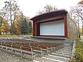 Rekonstruované letní kino v Zámeckém parku Kinských