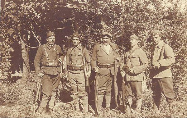 Mihaylov (second from the right) with other IMRO-comitadjis ca. 1924.