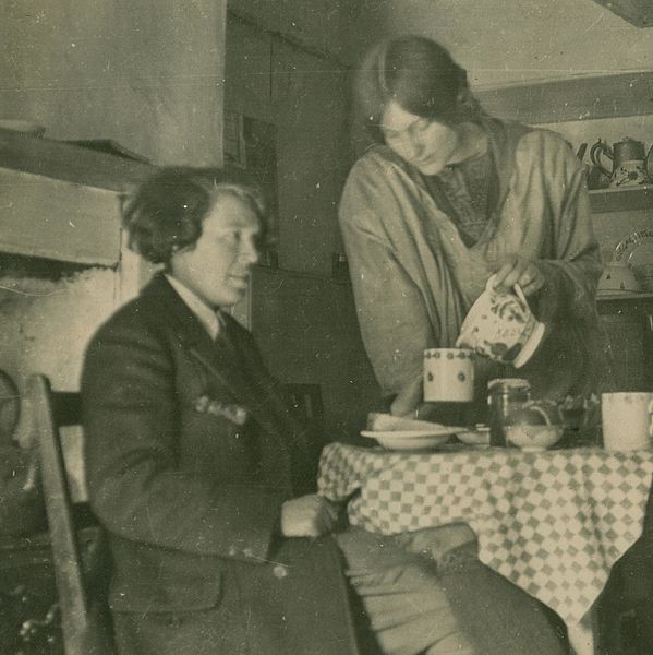 File:Vera Jack Holme and Dorothy Johnstone1918.jpg