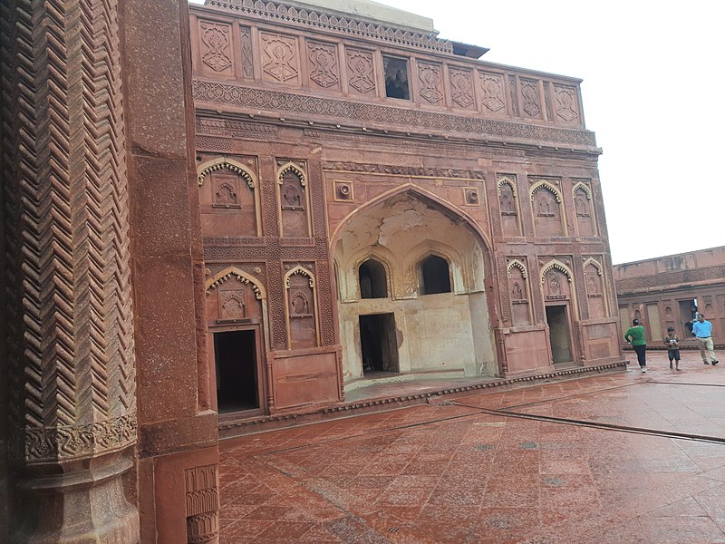 File:View Gallery inside the Agra Fort 2.jpg