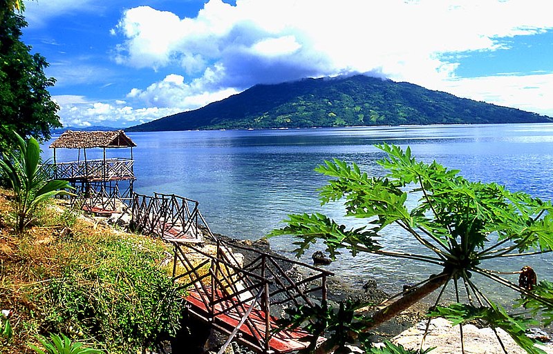 File:View of Nosy Komba, Madagascar.jpg