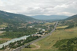 View upstream Aragvi River from Jvari monastery, 2007-07-15.jpg