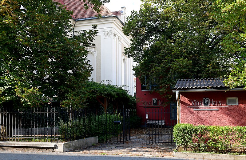 File:Vinzenzkirche Graz 9.jpg