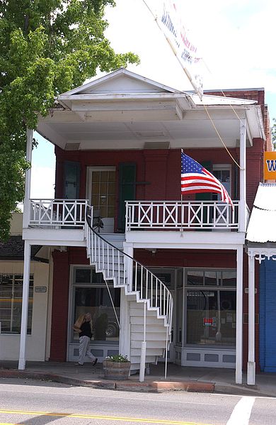 File:WEAVERVILLE, CALFORNIA SPIRAL STAIRCASES.jpg