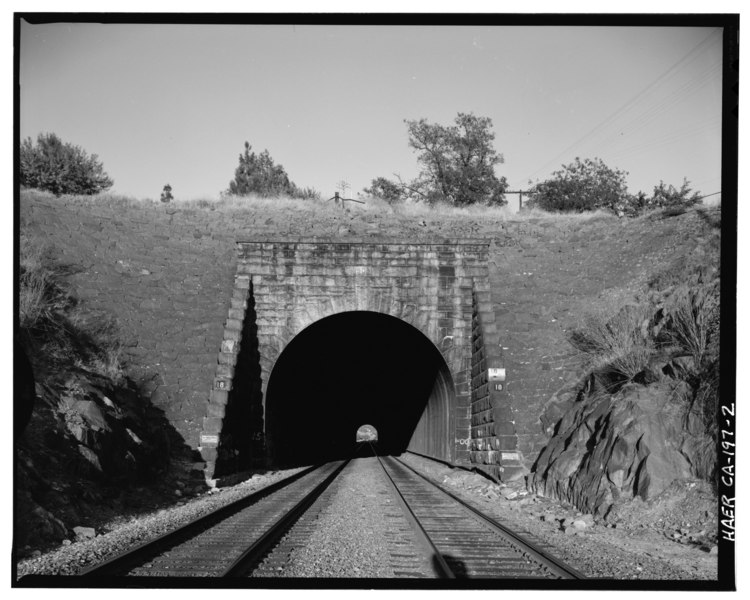 File:West portal of Tunnel 18, view to east, 135mm lens. - Central Pacific Transcontinental Railroad, Tunnel No. 18, Milepost 120.5, Newcastle, Placer County, CA HAER CAL,31-NEWCA,1-2.tif