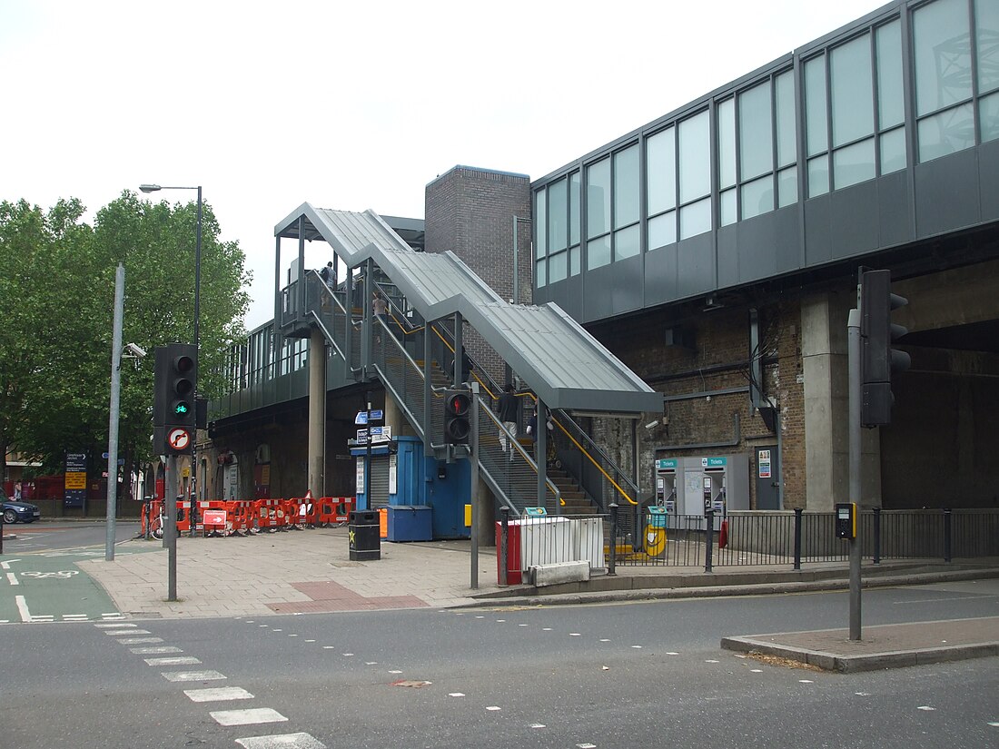 Westferry DLR station