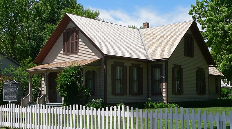 File:Willa Cather house from NE 1.JPG