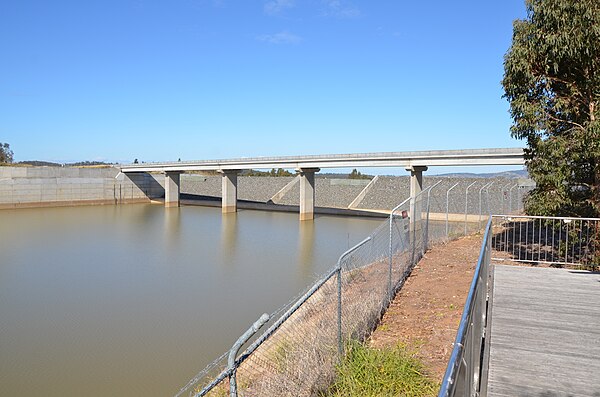 Auxiliary spillway, upstream side