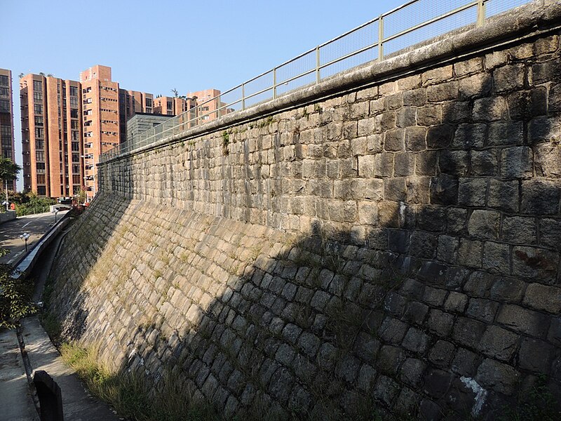 File:Wong Nai Chung Reservoir.JPG