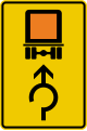 Zeichen 442-31 Vorwegweiser für kennzeichnungs­pflichtige Kraftfahrzeuge mit gefährlichen Gütern, im Kreisverkehr geradeaus