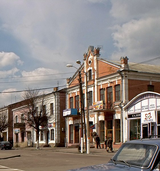 File:Дубно, вул.Свободи, 8 DSCF2915.JPG