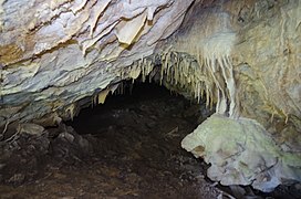 Внатрешноста на пештерата Слатински Извор