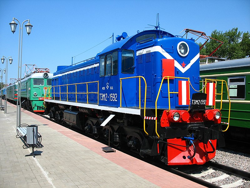 File:Тепловоз ТЭМ2-1592 (TEM2-1592 diesel locomotive).jpg