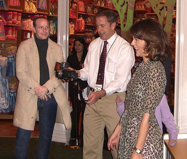 Gregg (left) with his then-wife, Jennifer Grey (right), at the November 30, 2010 Epic Mickey launch party in Manhattan.