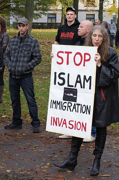File:17. Stop islam immigration invasion, Pegida Nederland, NVU 0.jpg