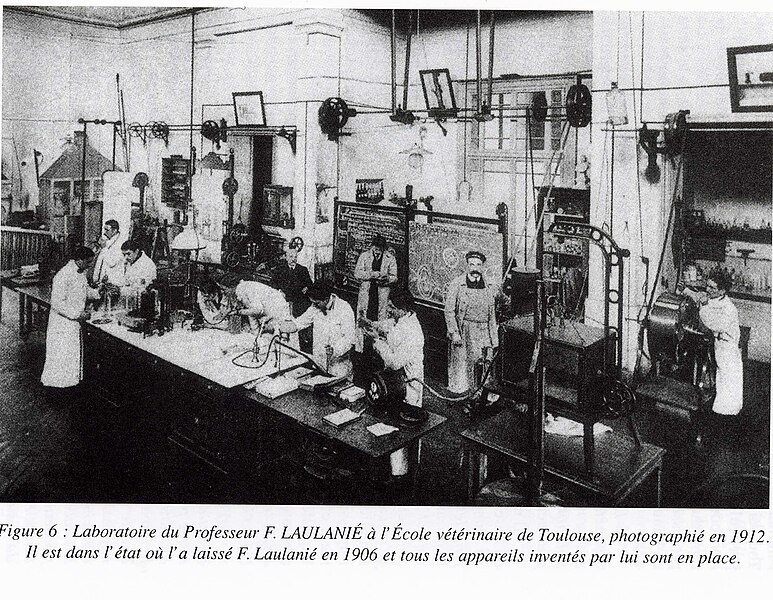 File:1912 labo physio.jpg