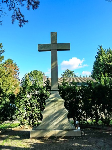 File:2020-03-03-bonn-bergheimer-strasse-friedhof-schwarzrheindorf-ehrenmal-1949-02.jpg