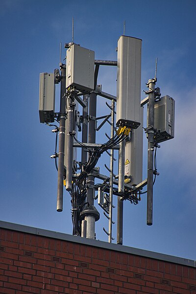 File:2020-12-05 - 5G Sendemast der Telekom - 262 1 104355.jpg