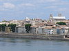 2360.Blick vom Ufer der Rhone auf Arles-Provence.JPG