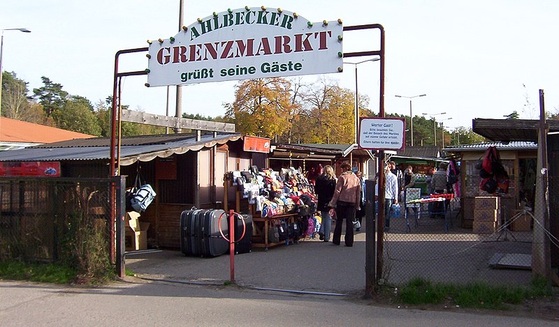 File:Ahlbecker Grenzmarkt.jpg