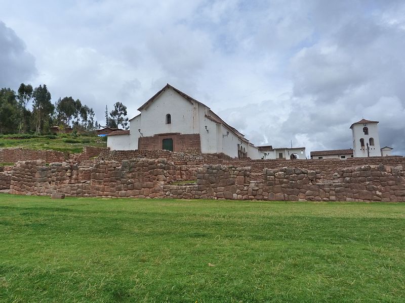 File:Alrededores de la Fortaleza de Chincheros, Cusco, Perú 03.jpg