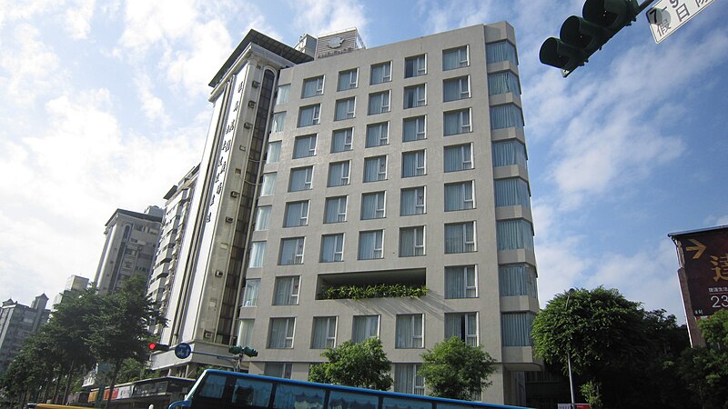 File:Ambience Hotel Taipei front view 20120901c.jpg