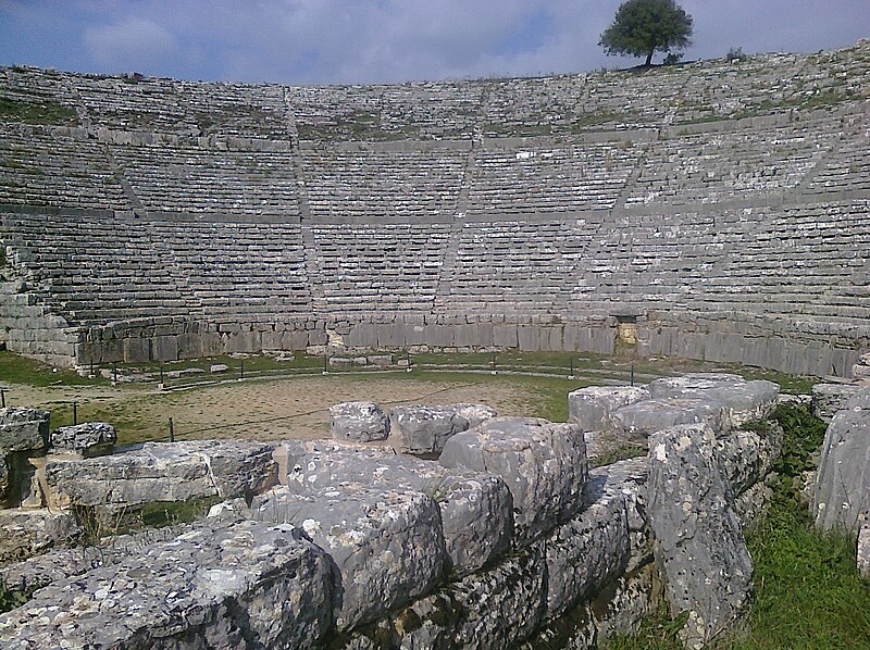 File:Amphitheatre at Dodoni, Greece.jpg