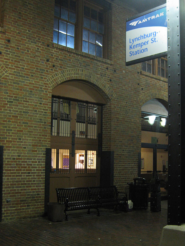 Ground floor Amtrak Station entry